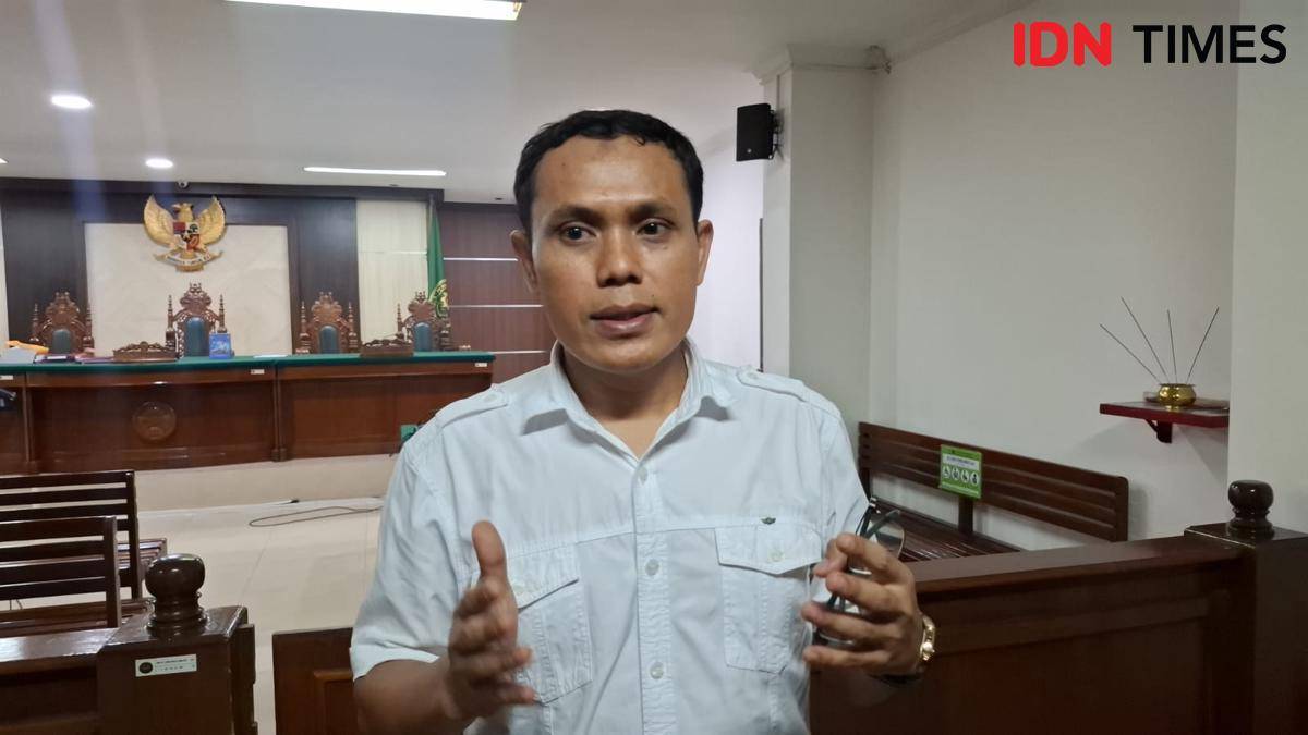 Eks Ketua KONI Makassar, Ahmad Susanto, usai jalani sidang vonis kasus korupsi di PN Makassar, Senin (11/8/2025).