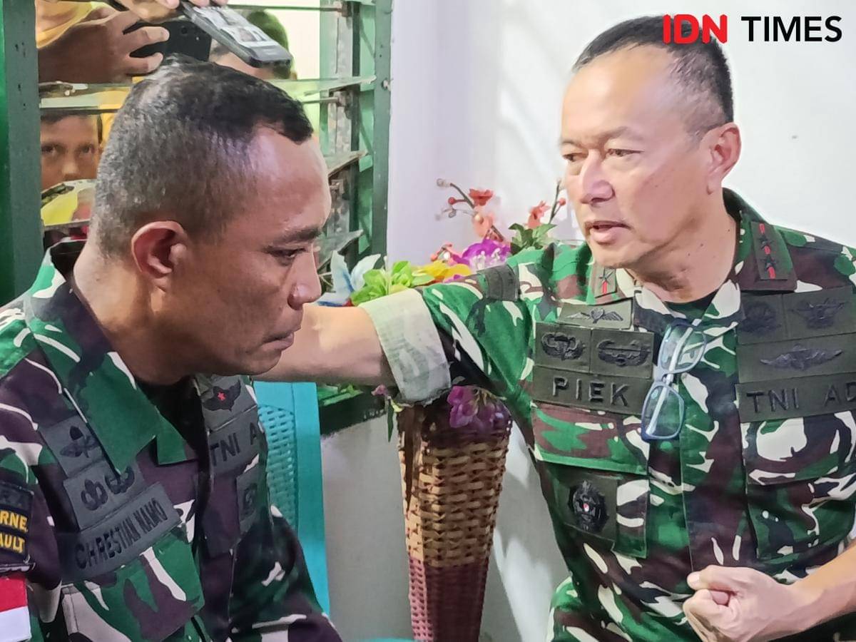 Ayah Prada Lucky menerima kunjungan Pangdam IX/Udayana, Mayjen TNI Piek Budyakto.