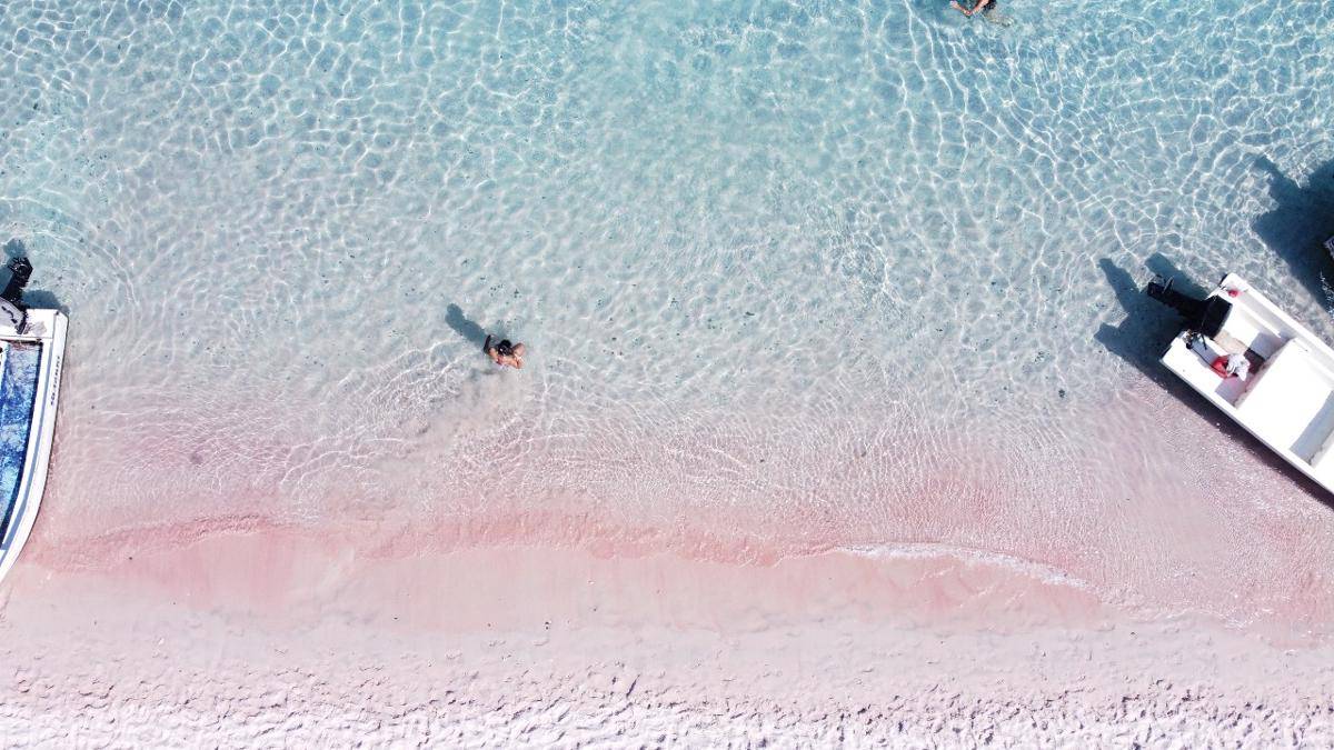 Potret Pink Beach di Labuan Bajo, NTT