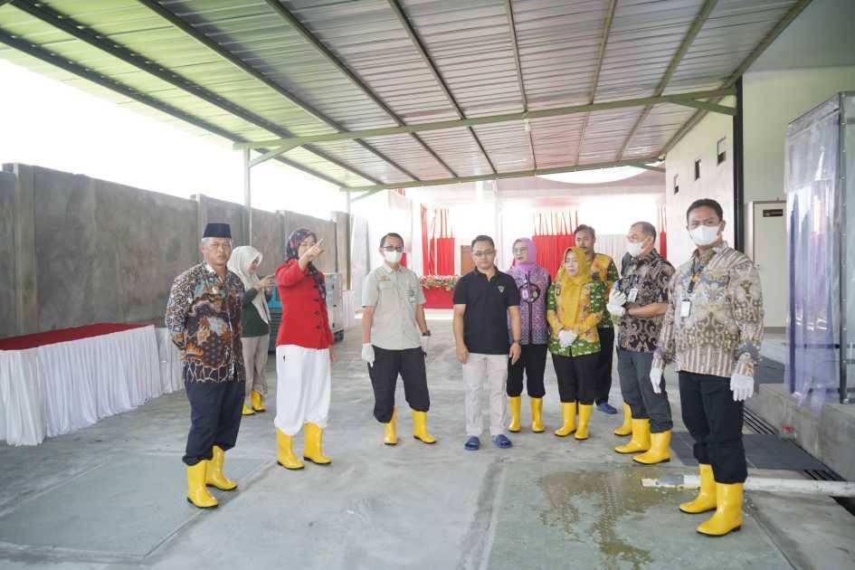 Peresmian Rumah Potong Hewan (RPH-B) CV WIN Makmur Sentosa di Kelurahan Yosodadi, Metro Timur (Dok/Humas Pemkot Metro)