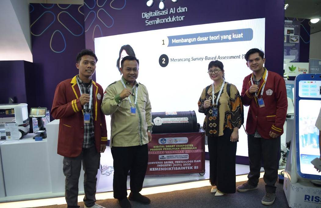 Mahasiswa Universitas Teknokrat Indonesia (UTI) unjuk gigi di ajang Konvensi Sains, Teknologi, dan Industri (KSTI) Indonesia 2025 (Dok/Humas Teknokrat)