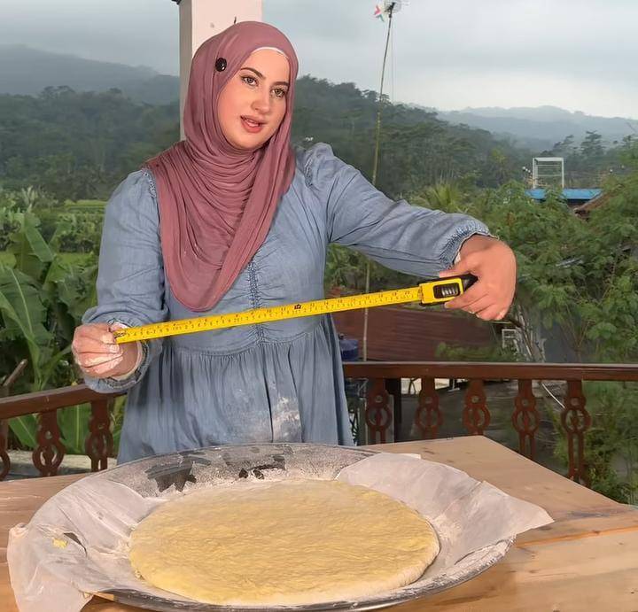 potret Tasyi Athasyia gagal bikin donat karena cicak jatuh