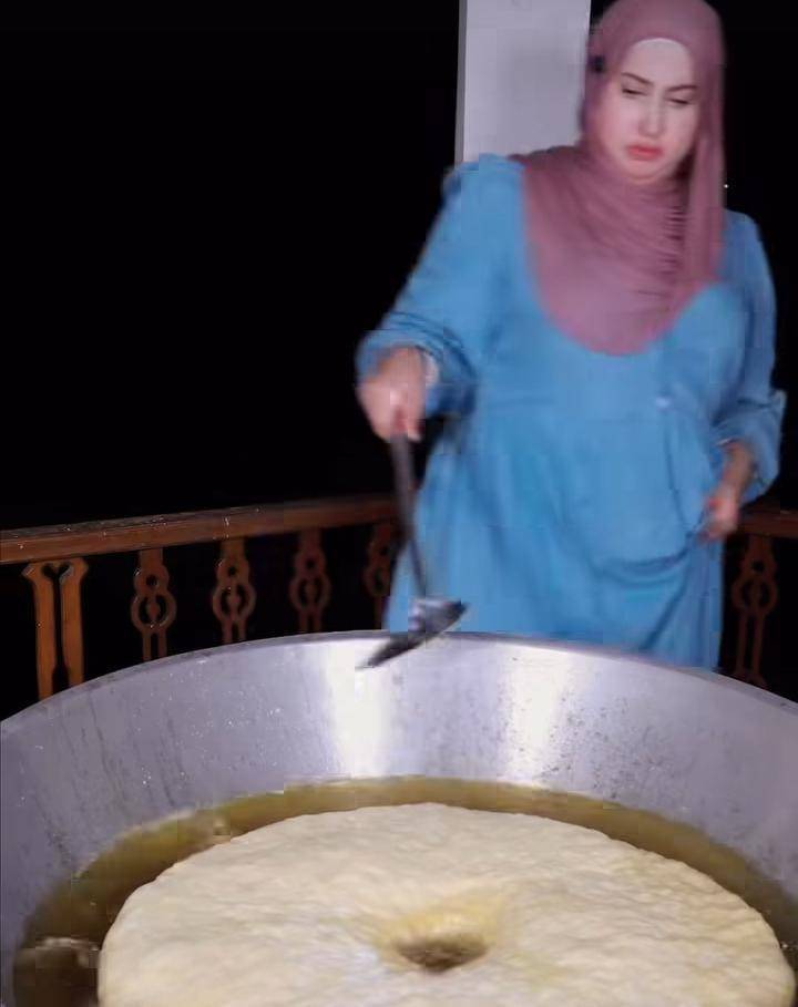 potret Tasyi Athasyia gagal bikin donat karena cicak jatuh