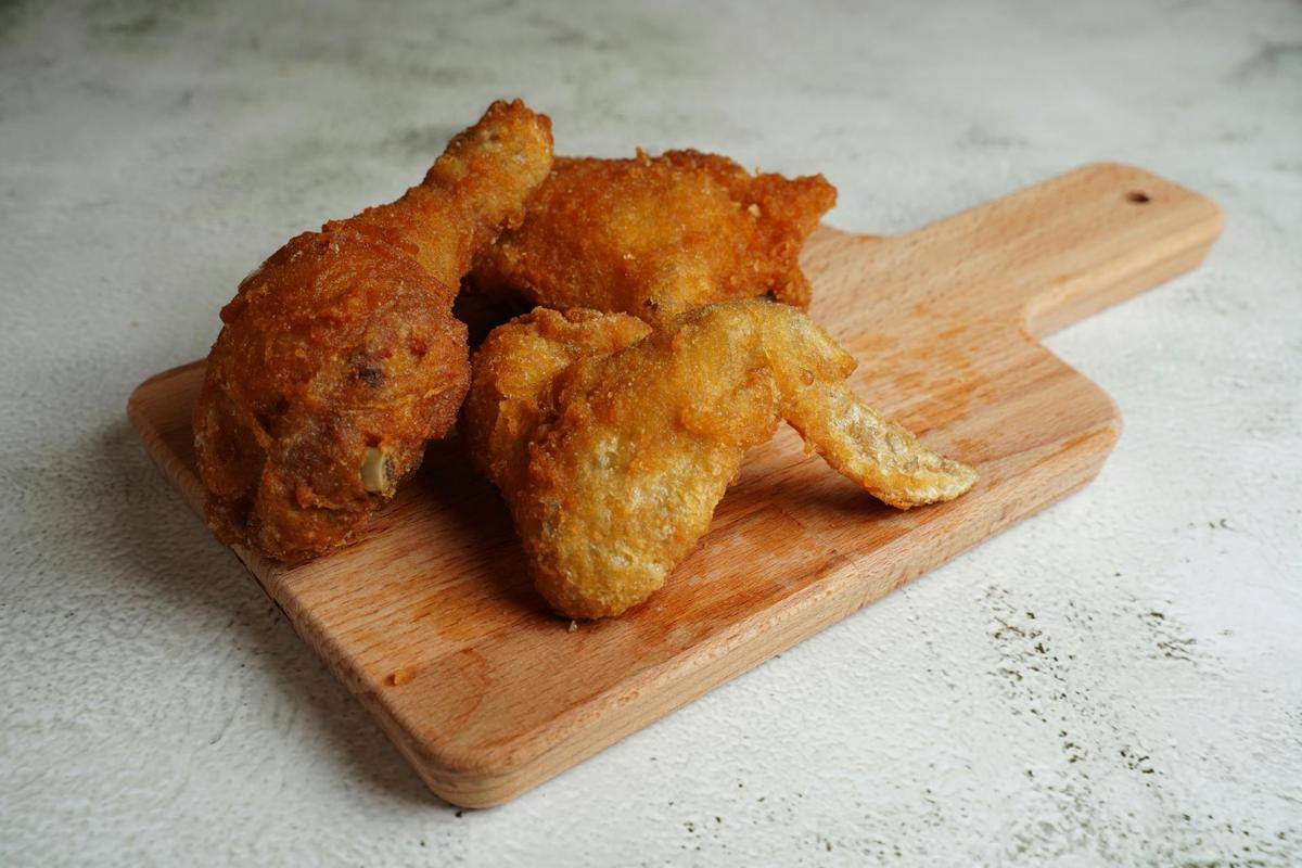 ilustrasi ayam goreng bawang putih