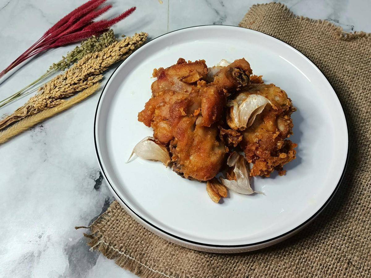 ilustrasi ayam goreng bawang putih