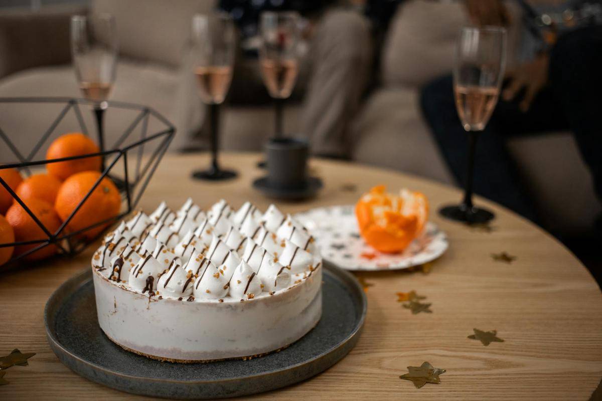 ilustrasi meringue (pexels.com/KATRIN BOLOVTSOVA)