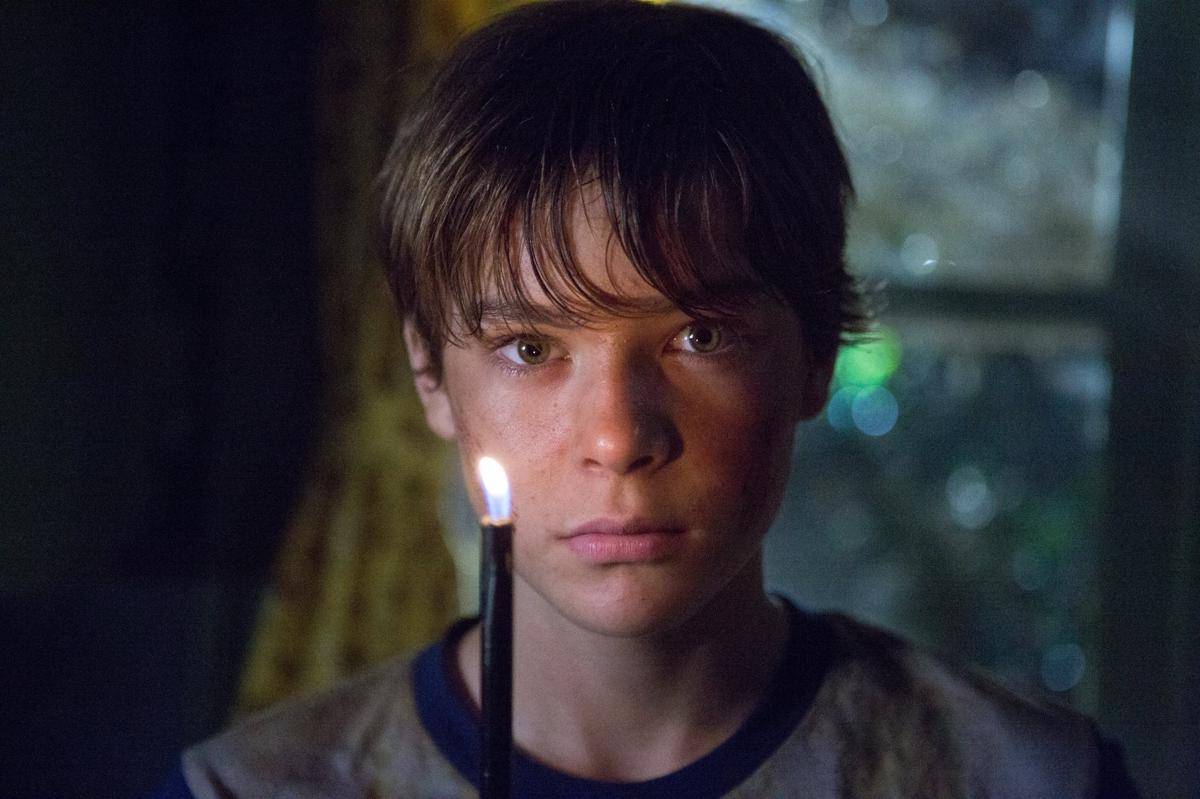 Judah Lewis dalam film The Babysitter