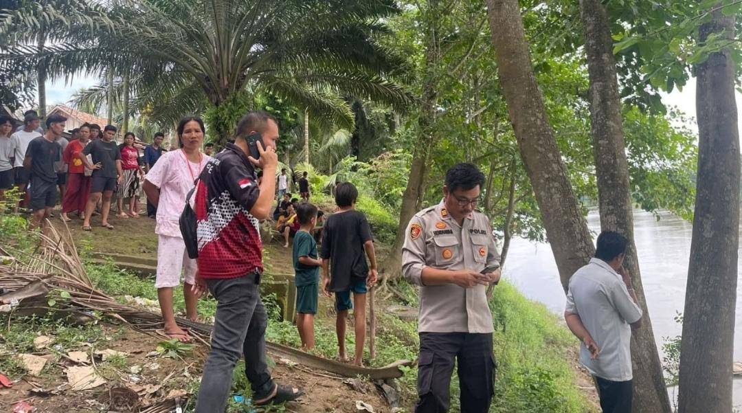 Bocah 2 tahun di Musi Rawas hilang diduga jatuh ke Sungai Musi. (Dok. Istimewa)