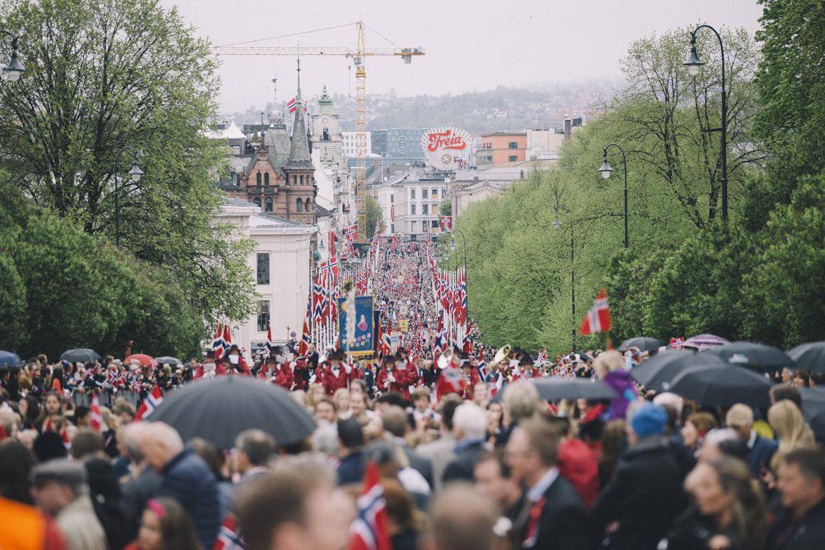 Ilustrasi tradisi di norwegia (unsplash.com/id/@gadiellv)
