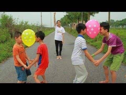 Ilustrasi Lomba Joget Balon (Pinterest/AndreaV.)