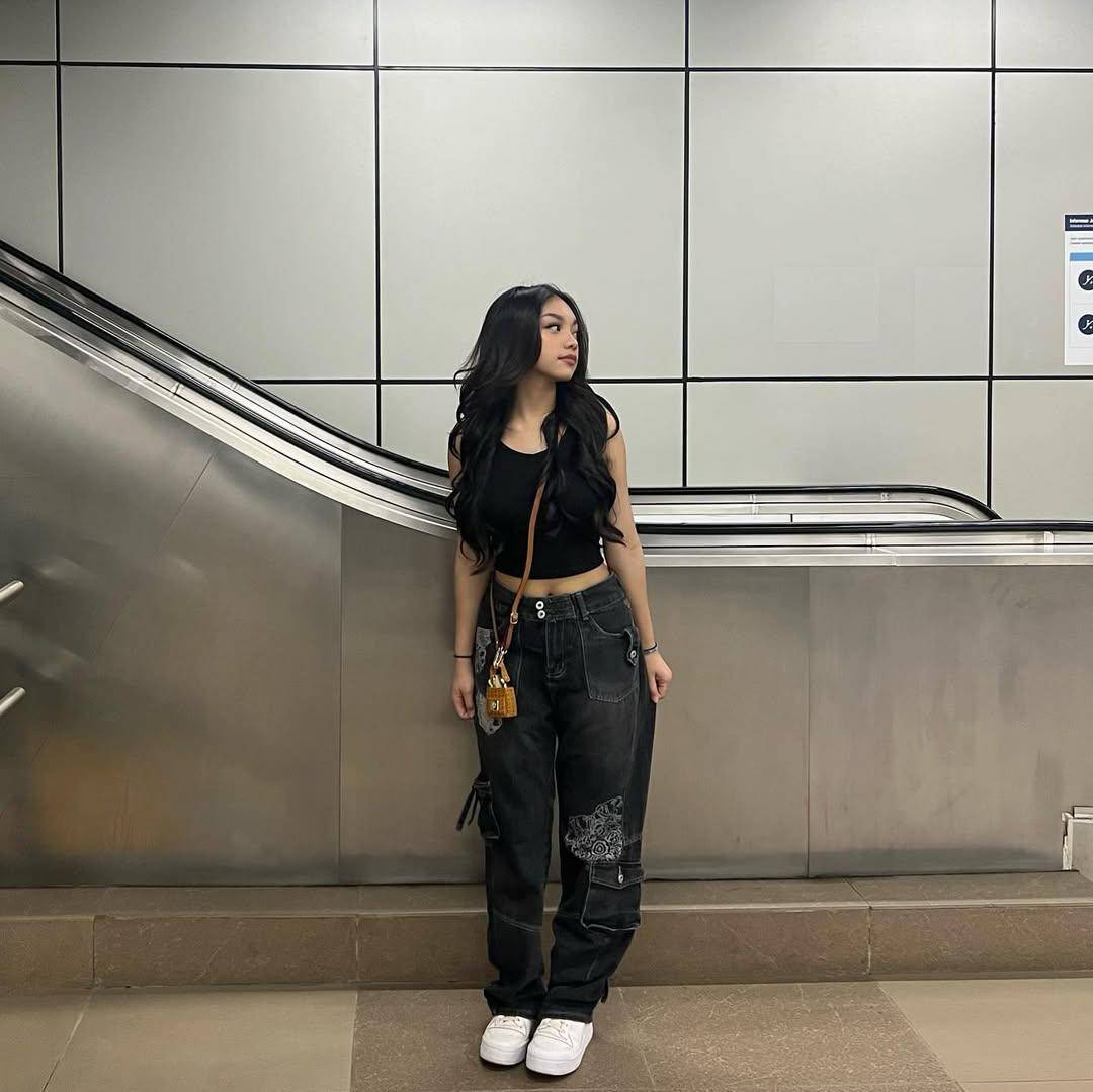 ide OOTD hangout ala Naura Ayu (instagram.com/naura.ayu)