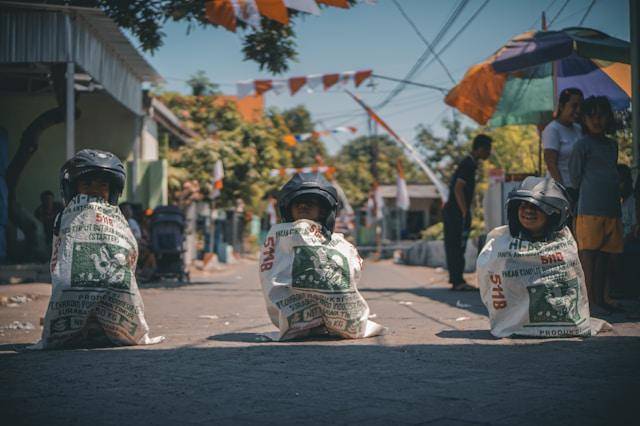 ilustrasi lomba balap karung (unsplash.com/Achmad Afandy)