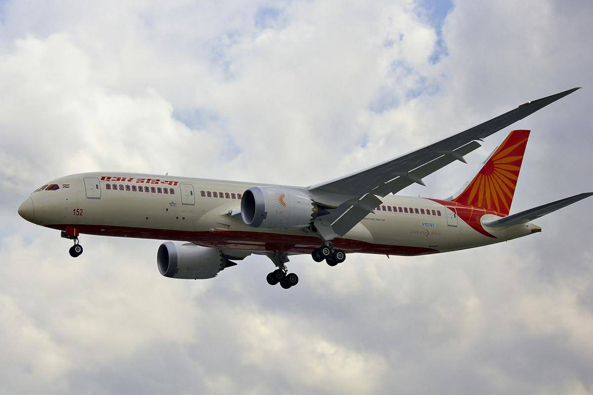 Pesawat Boeing 787 Dreamliner milik maskapai Air India. (unsplash.com/pixtolero2)