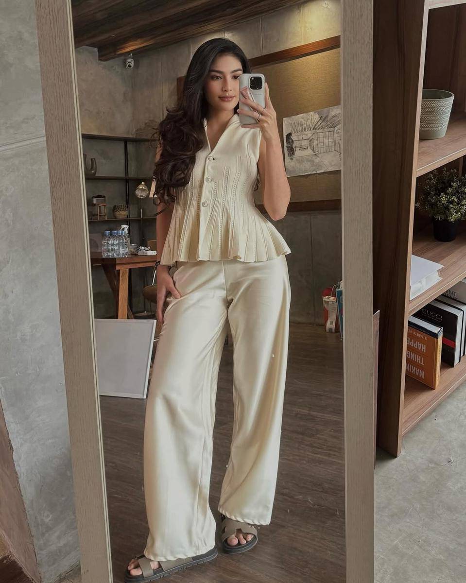 Style ala Debi Sagita