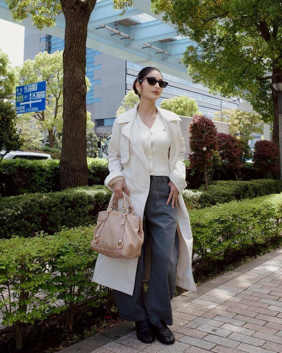 Outfit ala Debi Sagita