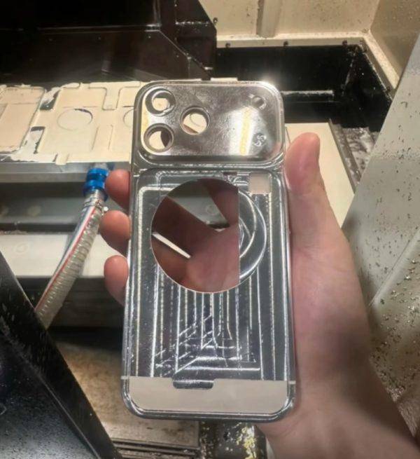 desain rangka iPhone 17 Pro