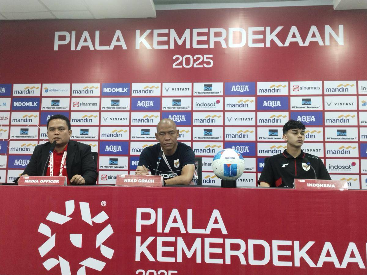 Nova Arianto saat konferensi pers (IDN Times/Eko Agus Herianto)