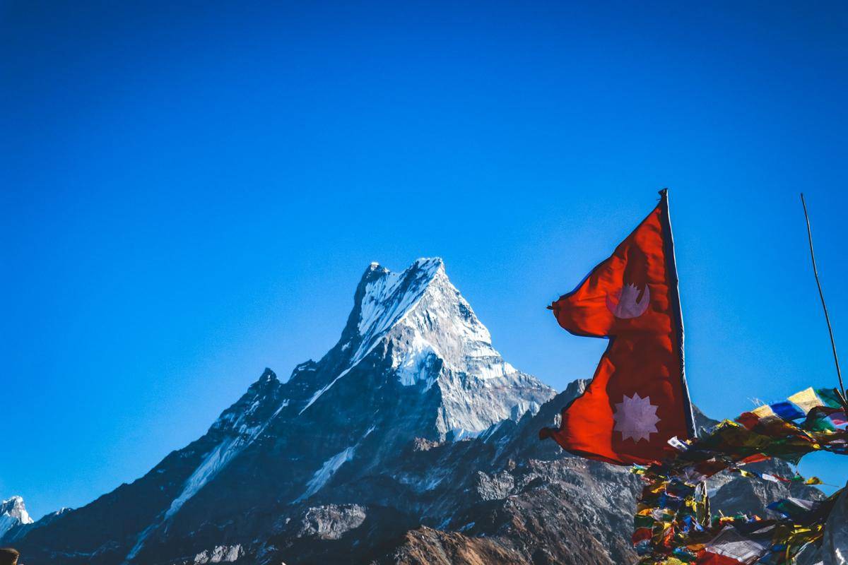 bendera negara Nepal (Unsplash.com/Samrat Khadka)