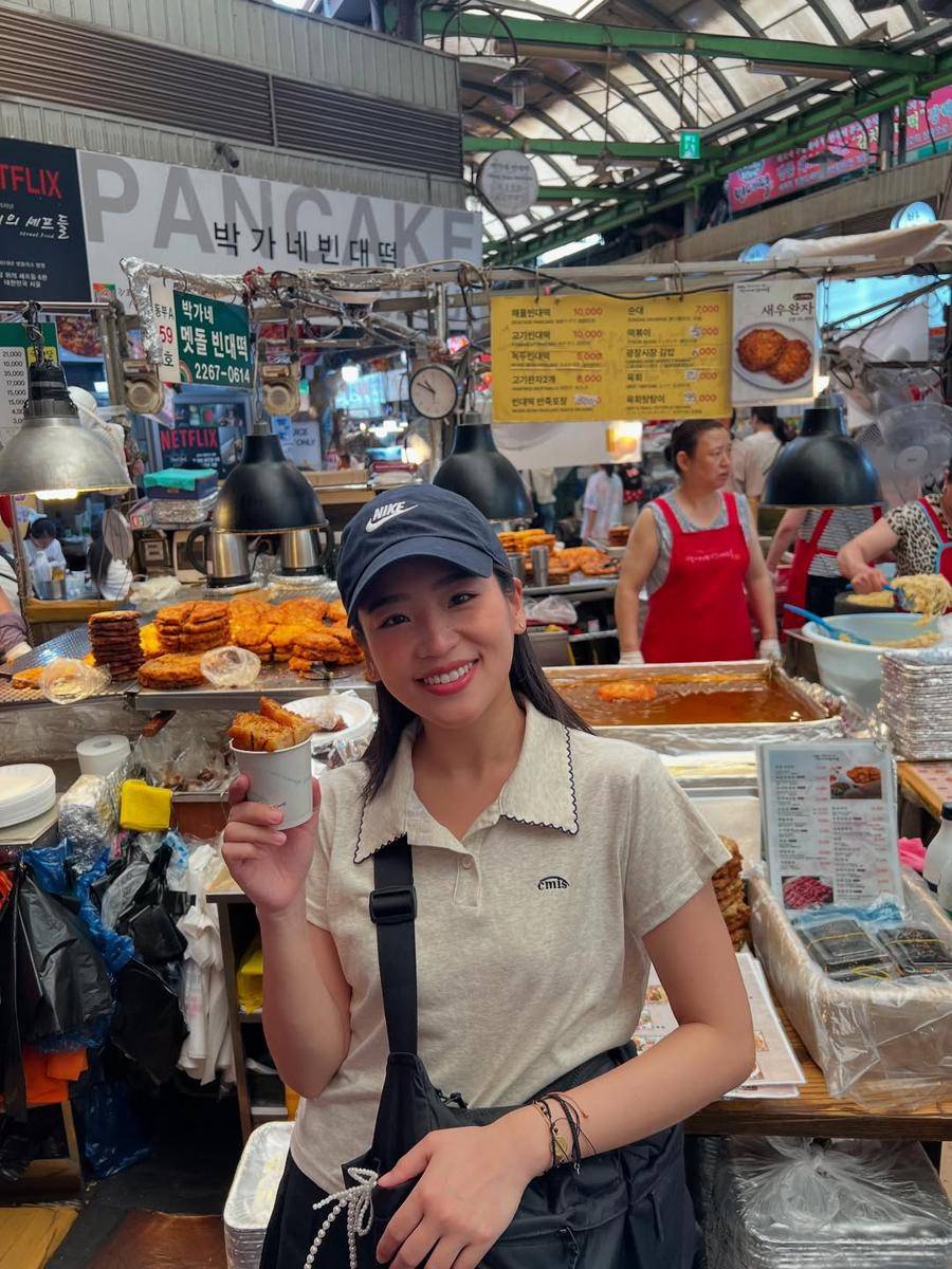 potret Haruka di Gwangjang Market