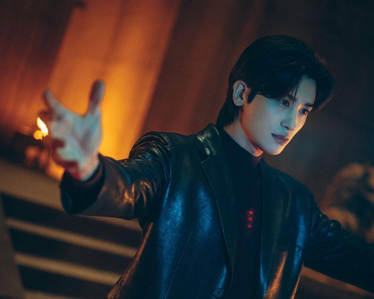 potret Park Hyung Sik di drakor Twelve 