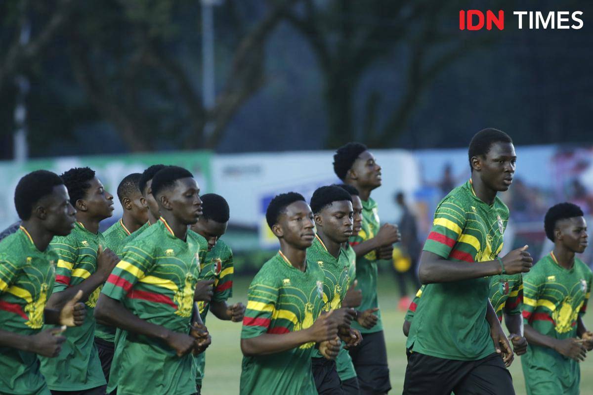 Timnas Mali U-17 saat menggelar persiapan jelang laga perdana Piala Kemerdekaan kontra Uzbekistan (IDN Times/Doni Hermawan)