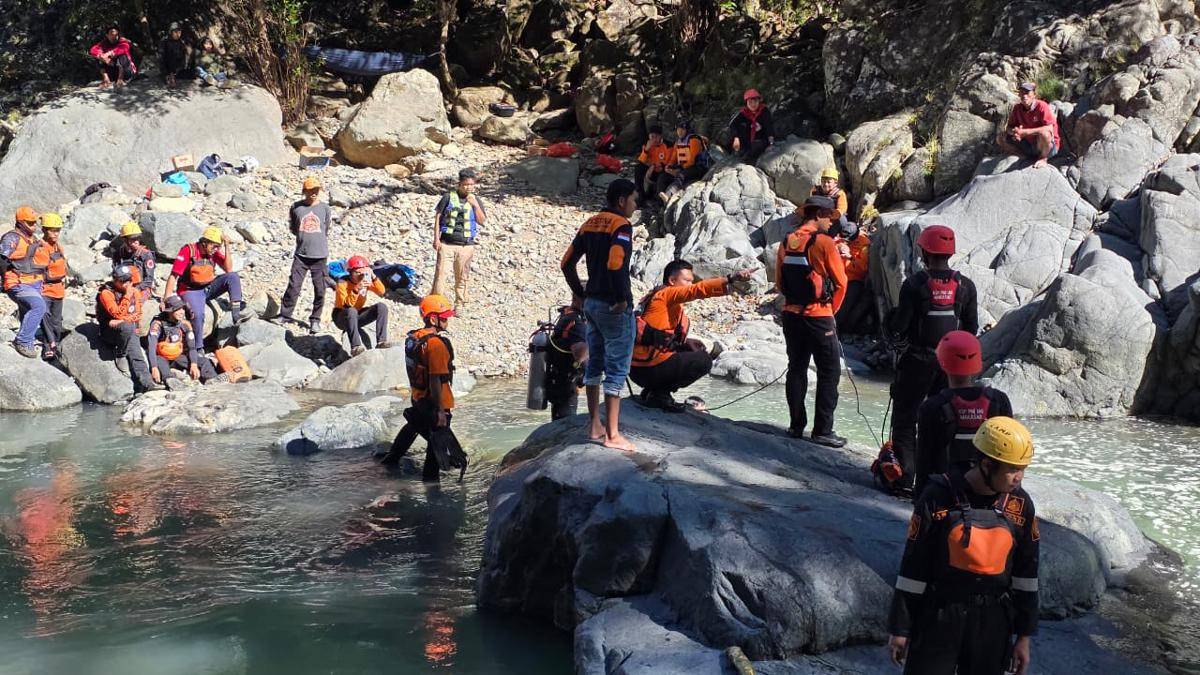 Tim SAR gabungan menemukan jenazah pria Makassar yang tenggelam di Sungai Maros, Selasa (12/8/2025).