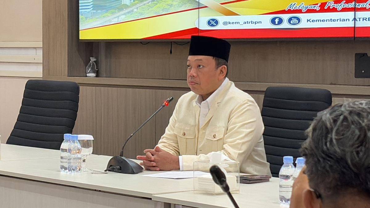 Menteri Agraria dan Tata Ruang (ATR) dan Kepala Badan Pertanahan Nasional (BPN), Nusron Wahid ketika memberikan keterangan pers di kantor Kementerian ATR. (IDN Times/Santi Dewi)
