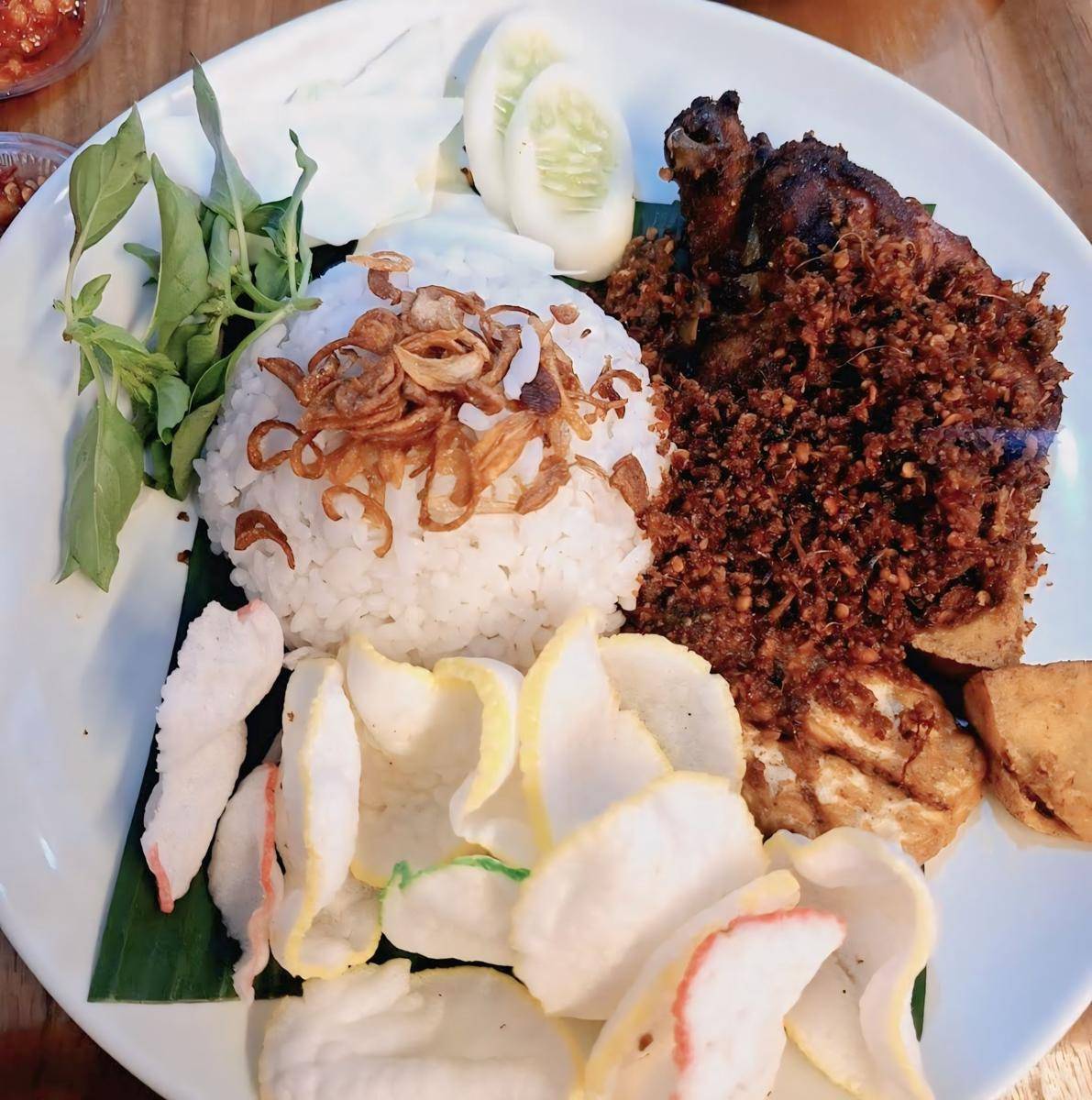 Ayam Goreng Kelaenan (google.com/maps/Wenysijitok)