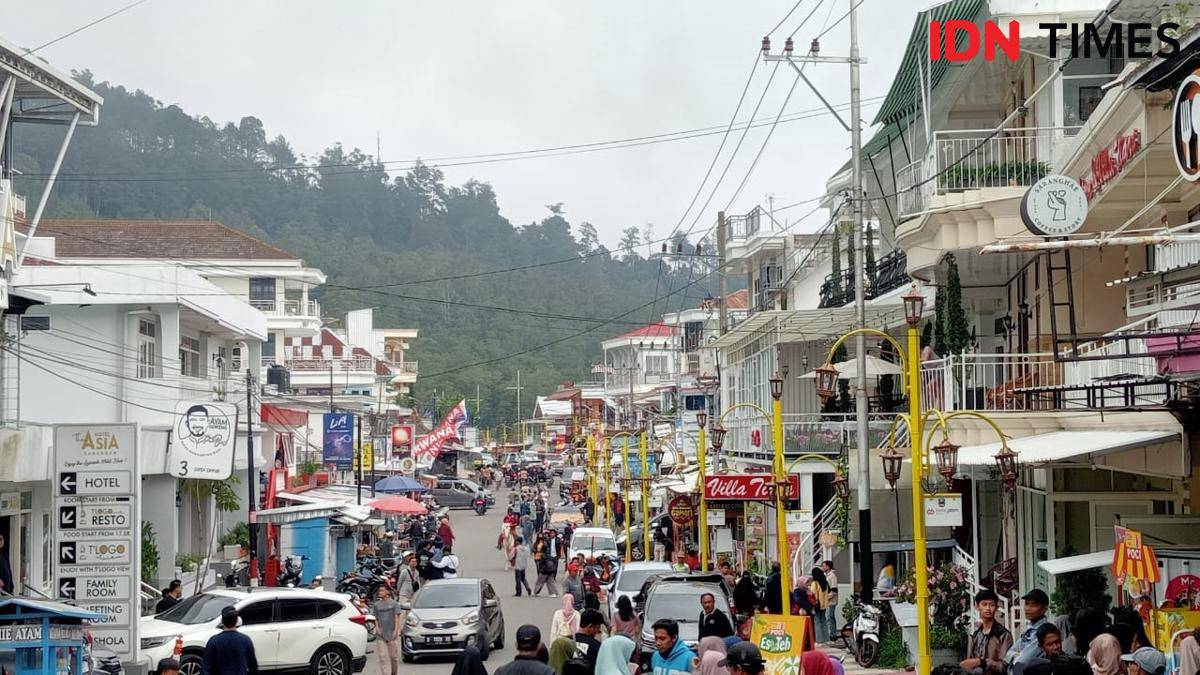 Perhotelan di kawasan wisata Telaga Sarangan. IDN Times/Riyanto.