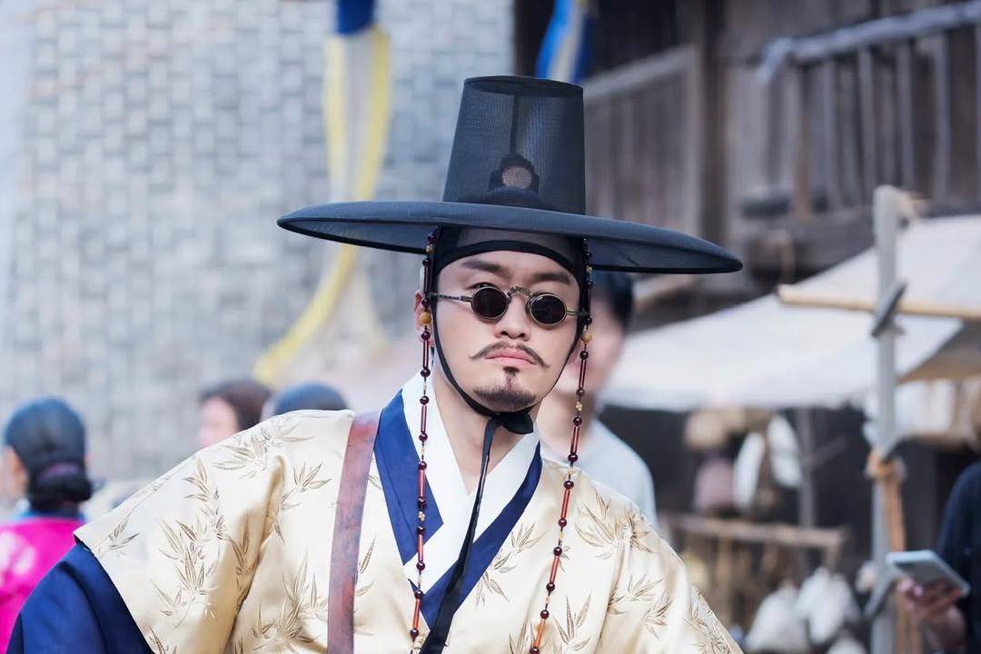 Still cut Bon Appetit Your Majesty (Instagram.com/oh_euisik) 