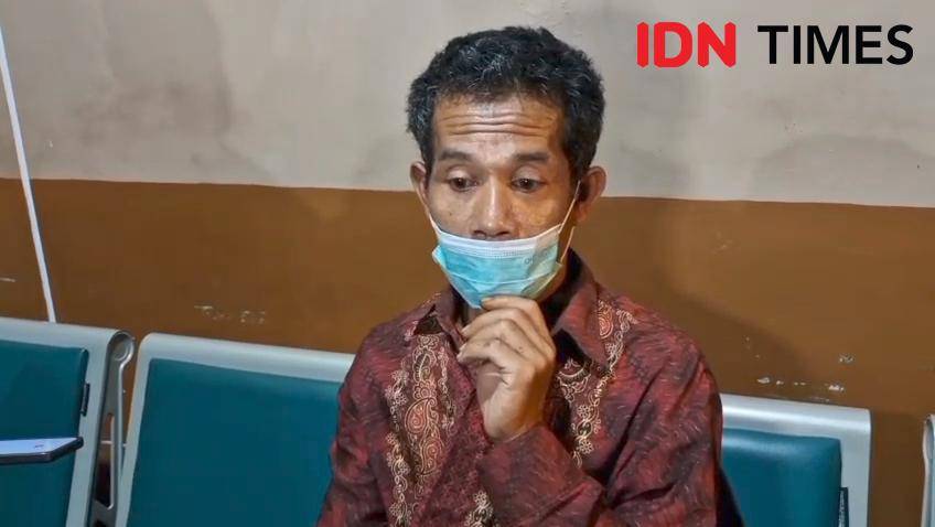 Agus Suyanto ayah Alip Rahayu Arianti (ARA), 30 tahun, asal Desa Bandar, Pacitan. IDN Times/Riyanto.