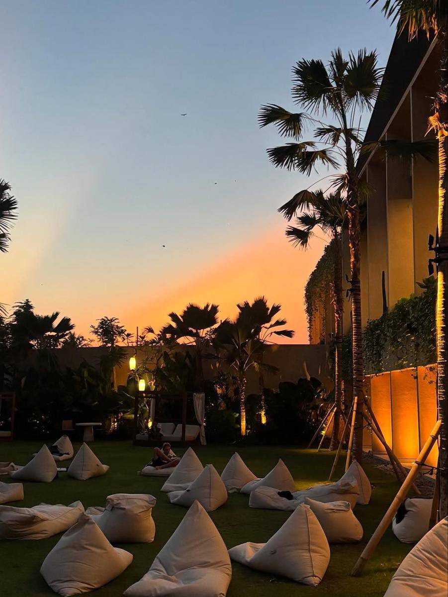 Potret Liburan Park Na Eon Transit Love 2 di Bali
