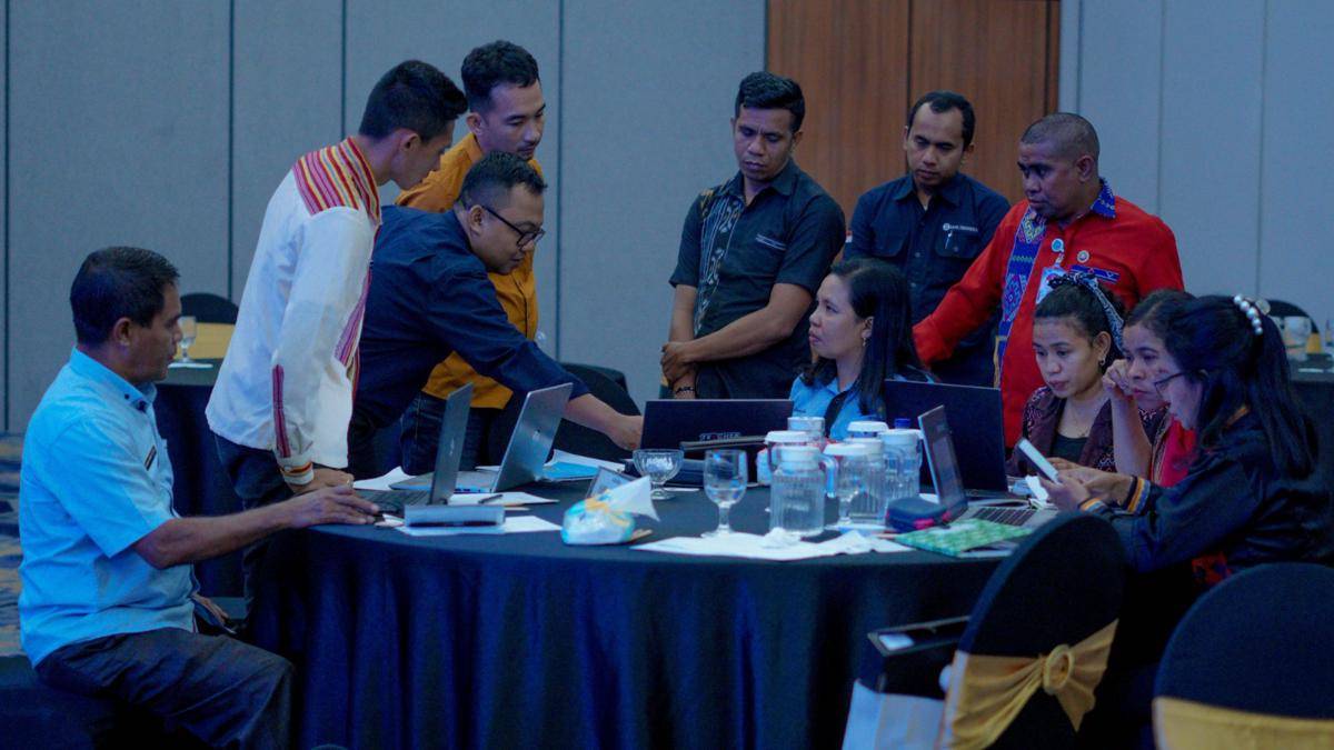 Para guru di NTT yang terlibat penyusunan kurikulum yang terintegrasi edukasi rupiah. (Dok KPw BI NTT)