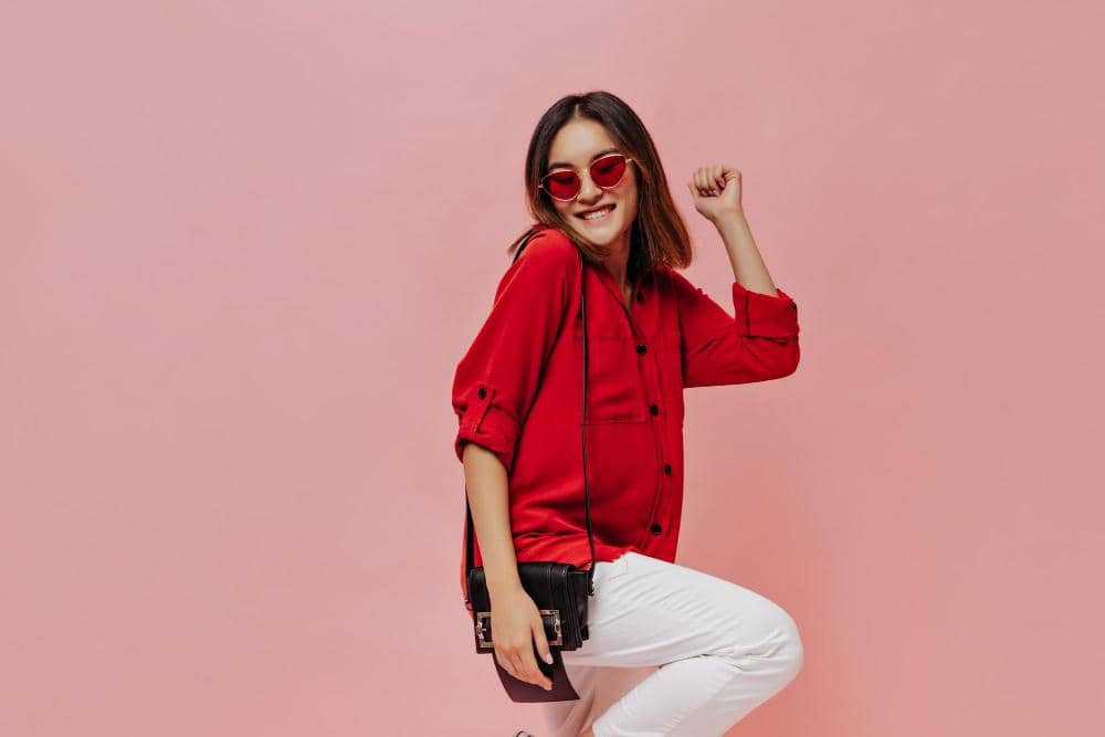 ilustrasi outfit merah putih (freepik.com/lookstudio)