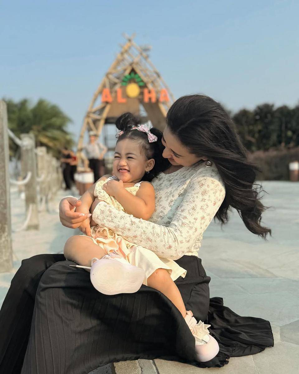 OOTD ibu-anak ala Afifah Riyad dan Victory (instagram.com/afifahriyad)