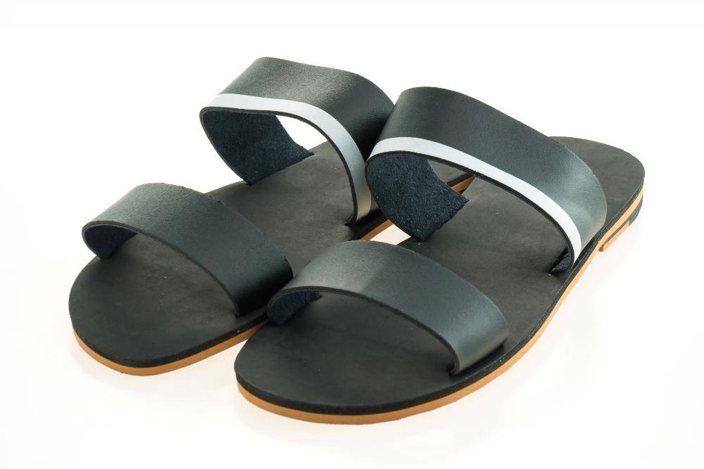 ilustrasi sandal 
