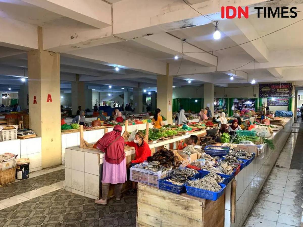 ilustrasi pasar (IDN Times/Rohmah Mustaurida)