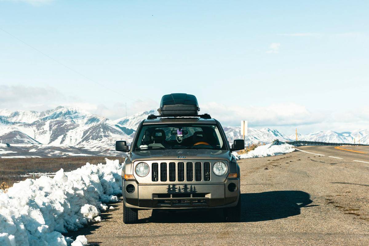 ilustrasi tenda atap mobil (unsplash.com/Ali Kazal)