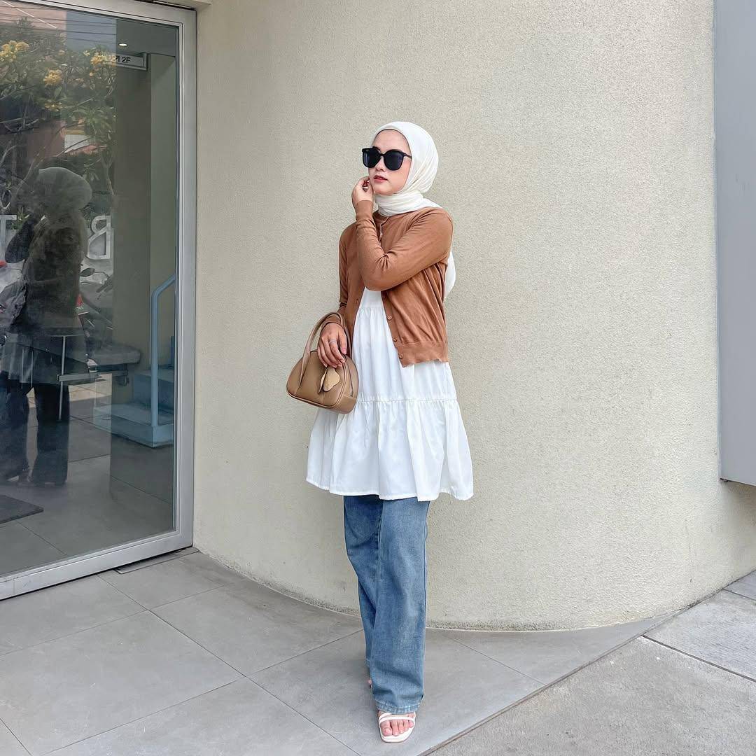 Gaya layering ala Linan Dika