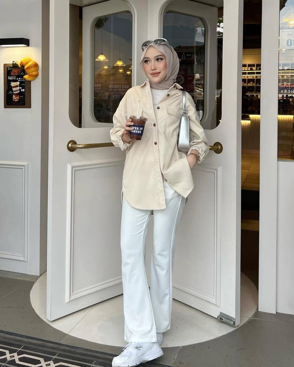 potret ide OOTD smart casual yang elegan ala Qainone