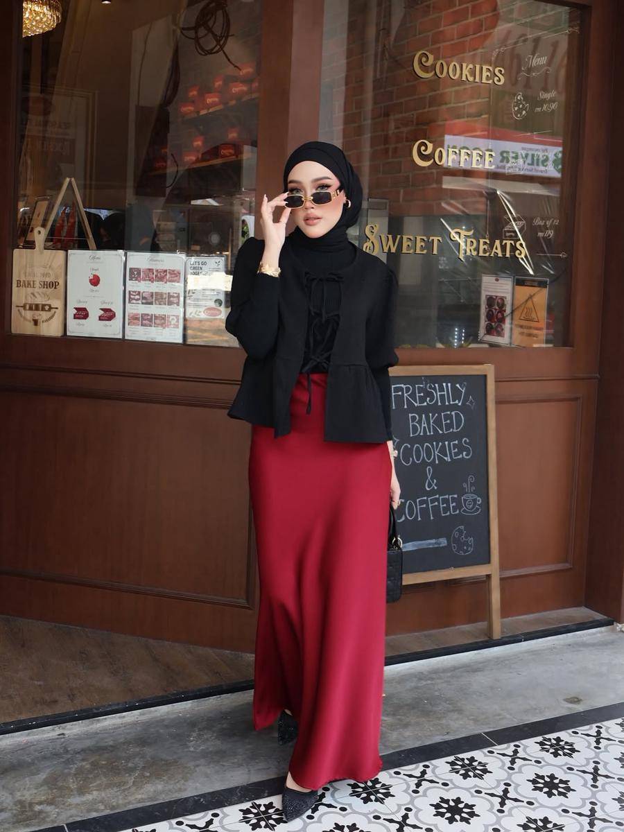 potret ide OOTD smart casual yang elegan ala Qainone