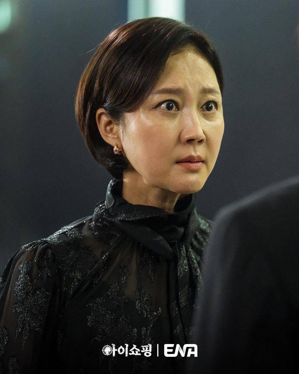 Yum Jung Ah di drama The Defects (instagram.com/channel.ena.d)
