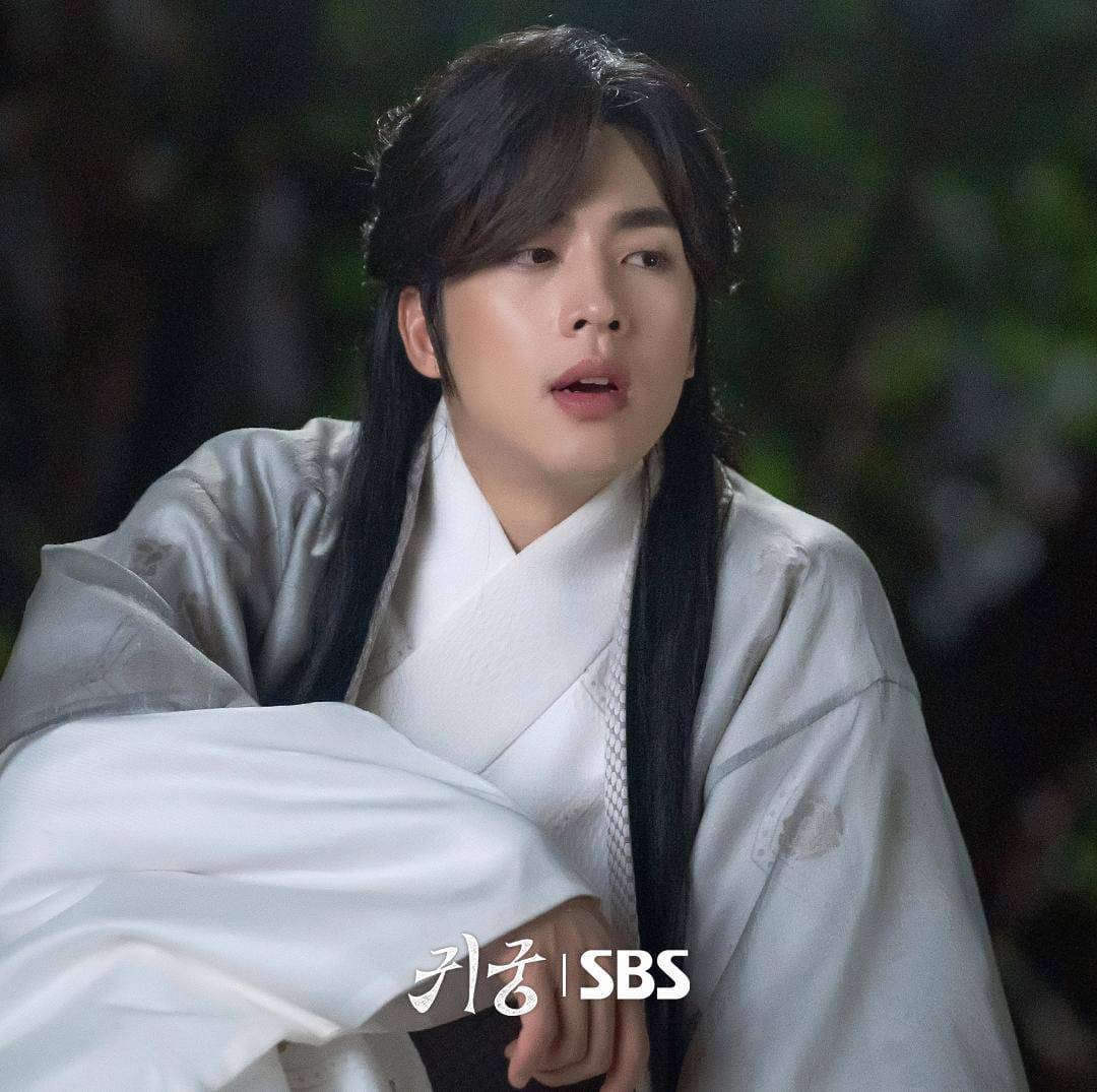 Cho Han Gyeol di drama The Haunted Palace (instagram.com/sbsdrama.official)