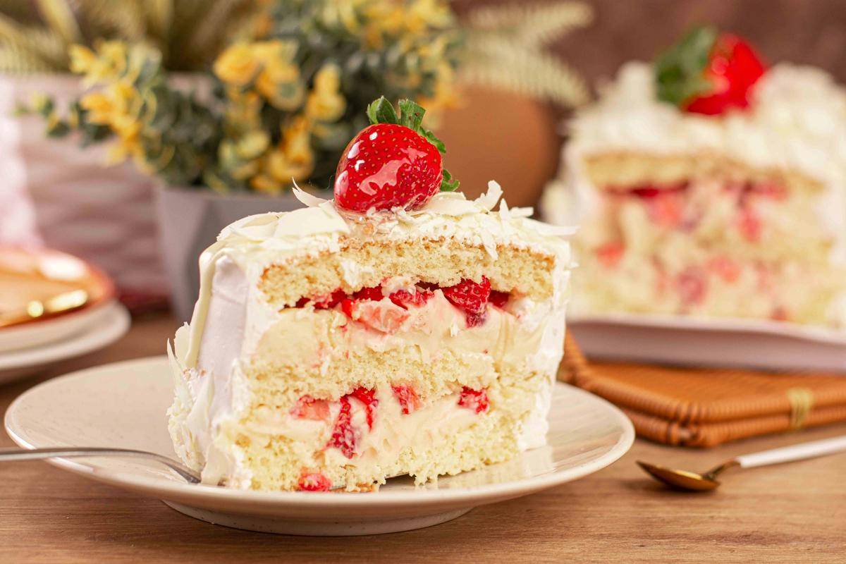 ilustrasi stawberry cake 