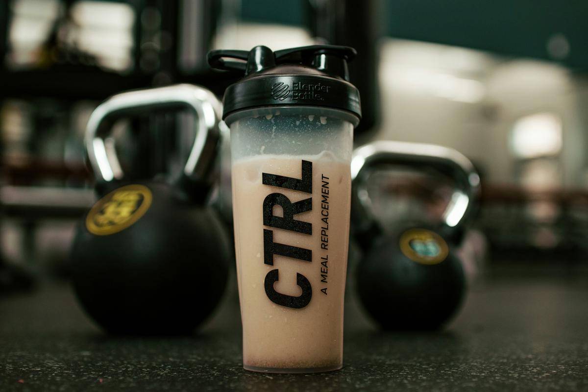 ilustrasi protein shake 