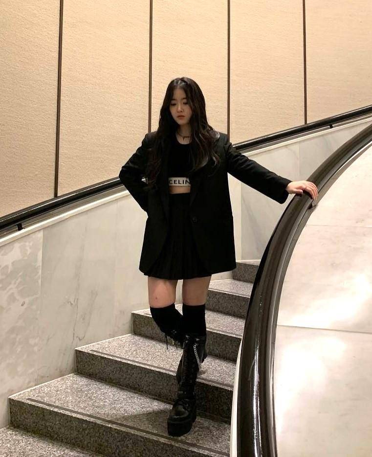 Suyeon VVUP (instagram.com/vvup.official)