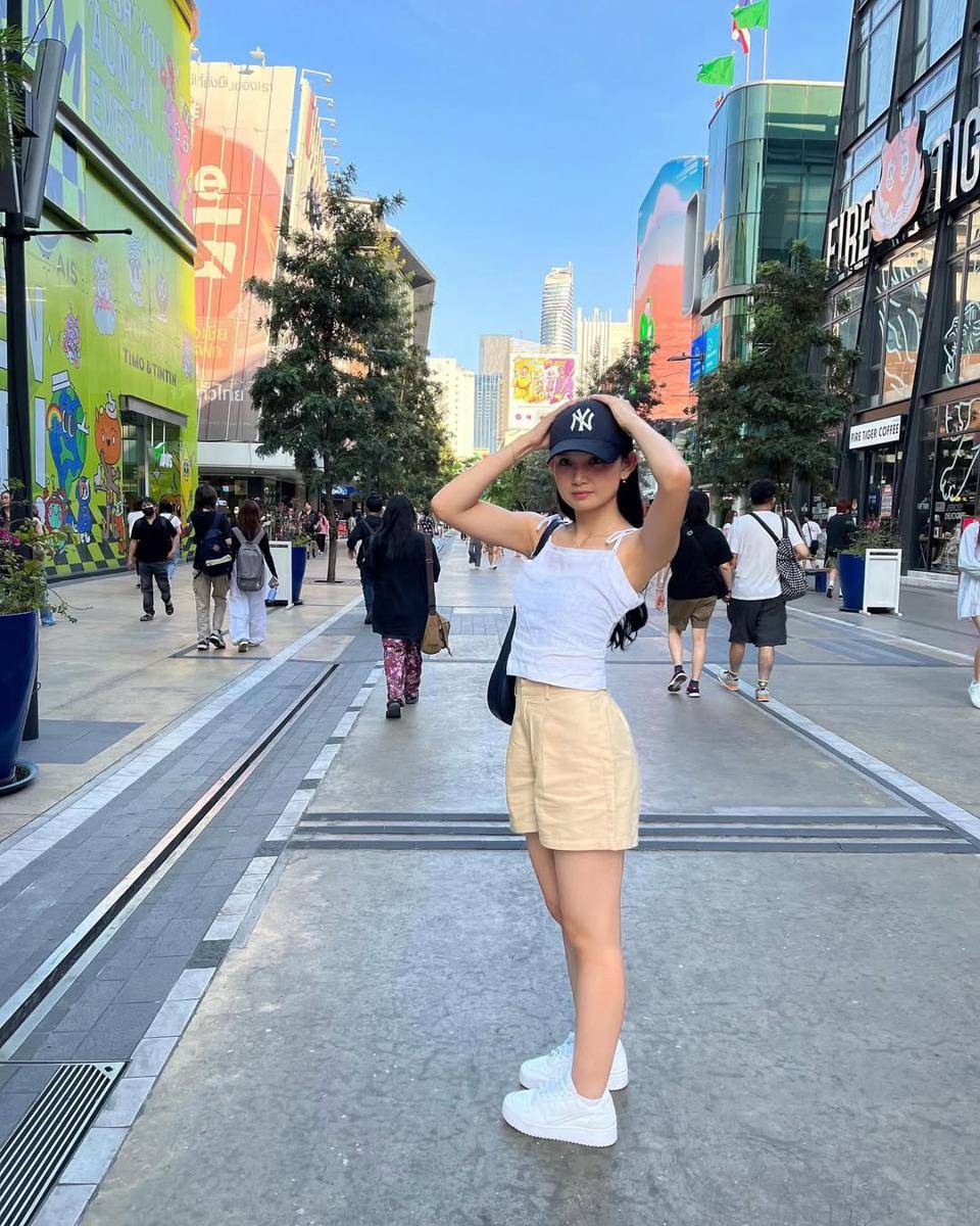 Indah JKT48 (instagram.com/jkt48indah_)