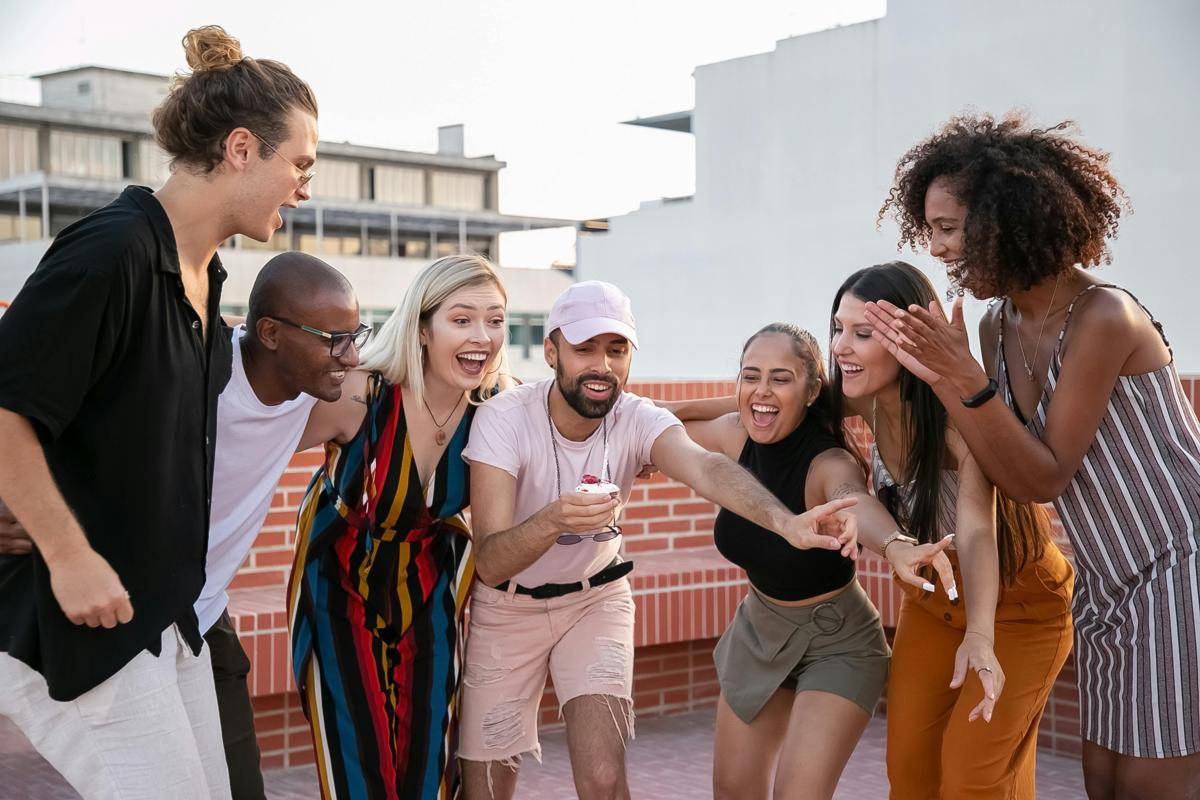ilustrasi hangout dengan teman (pexels.com/Kampus Production)
