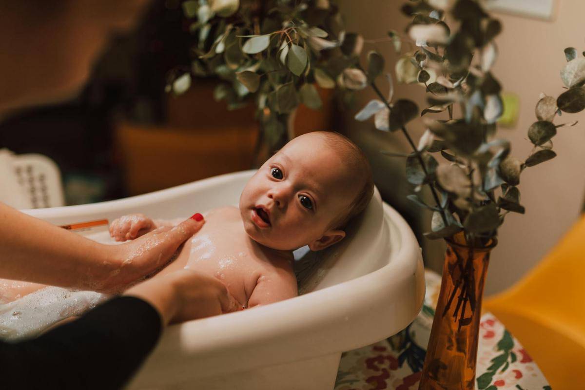 ilustrasi bayi mandi menggunakan ASI (pexels.com/RDNE Stock project)