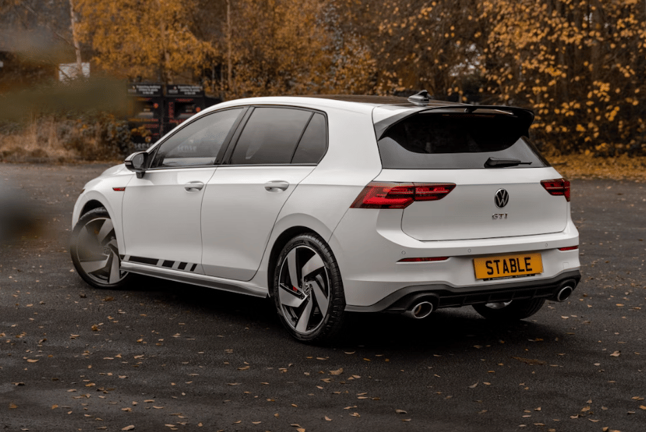 illustrasi mobil hybrid (unsplash.com/David Moffatt)